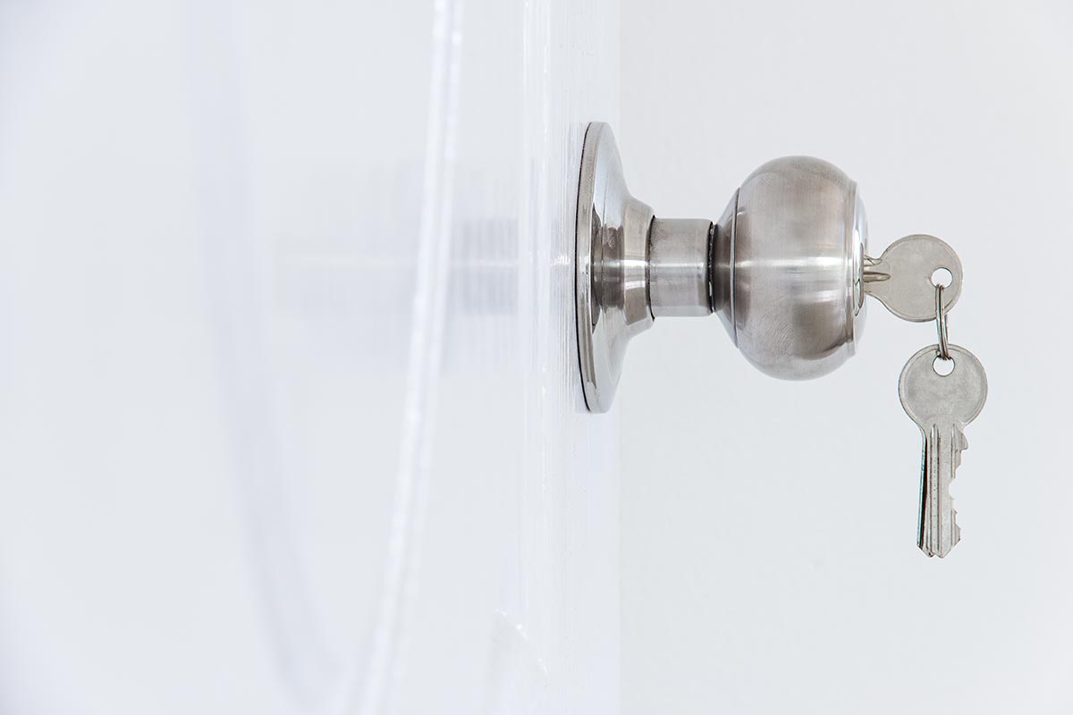 Comment démonter une serrure sans la clé ?